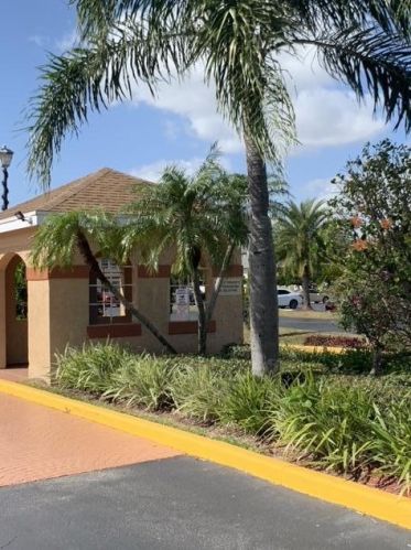 1542 Royal Green Cir, Fort Pierce FL  34952-7624 exterior