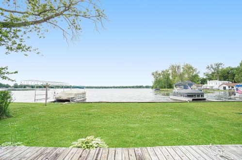 4818-4819 Deep Point Dr, Kalamazoo, MI 49002-5914