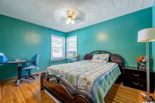 1660 Arkansas Dr, Valley Stream NY 11580-1804 exterior