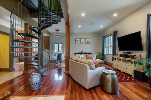 665 Shelby St, Gary IN 46403-2254 exterior