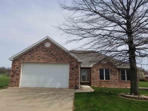 2104 Maryland Ct, Pekin, IL 61554-1951