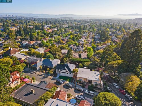 744 Contra Costa Ave, Berkeley CA 94707-1937 exterior