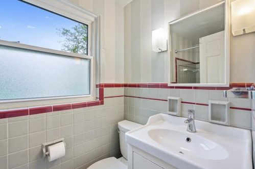 1152 Pinewood Dr, Pittsburgh PA 15243-1810 exterior