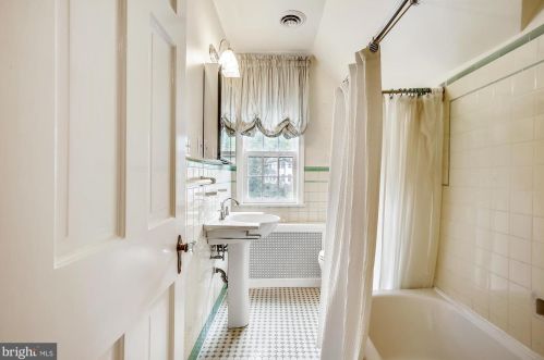 312 Alexandria Ave, Alexandria VA 22301-3036 exterior