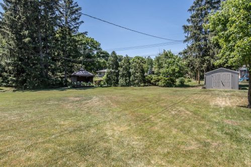 2569 Root Riv Pkwy, Milwaukee WI 53227-1849 exterior