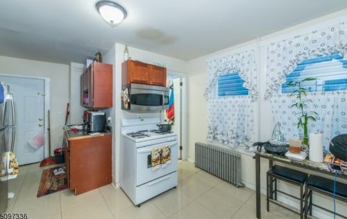 71 Mercer St, Paterson NJ 07524-2426 exterior