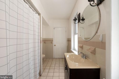 1223 6 St, Philadelphia PA 19120-3101 exterior