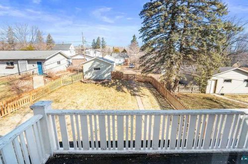 4215 Gladstone St, Duluth MN 55804-1923 exterior