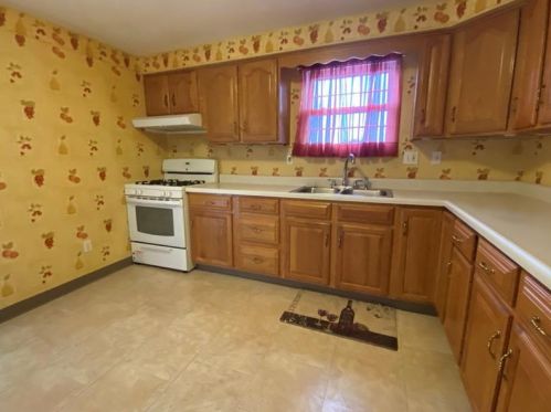 415 Highland Ave, Pittsburgh PA 15206-4233 exterior