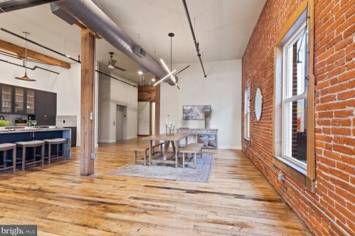 220 Prince St, Lancaster PA 17603-5878 exterior