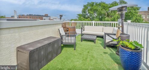 1018 Leithgow St, Philadelphia PA  19123-1421 exterior