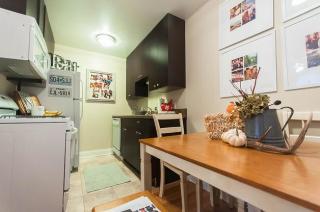 660 Barry Ave, Chicago IL  60657-4525 exterior