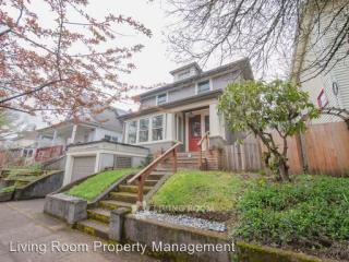 3722 Alder St, Portland OR  97214-3208 exterior
