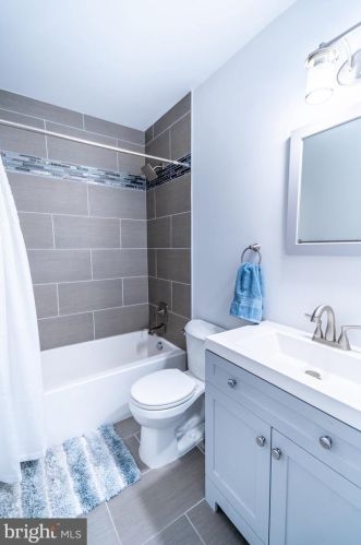 919 45th Pl, Washington DC  20019-3717 exterior