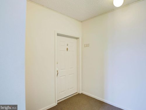 1311 Rustic Ct, Trenton NJ  08648-2500 exterior