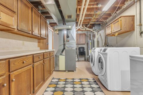 5034 Stonehedge Dr, Milwaukee WI 53220-4629 exterior