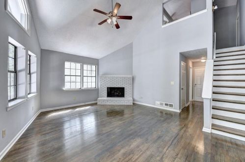 689 Lake Dr, Lithonia GA  30039-6683 exterior