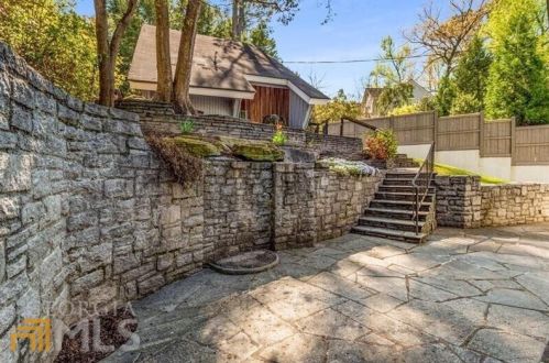 165 Avery Dr, Atlanta GA  30309-2700 exterior