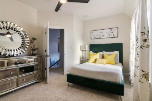 217 Emerald Rdg Dr, Austin TX 78732-1234 exterior