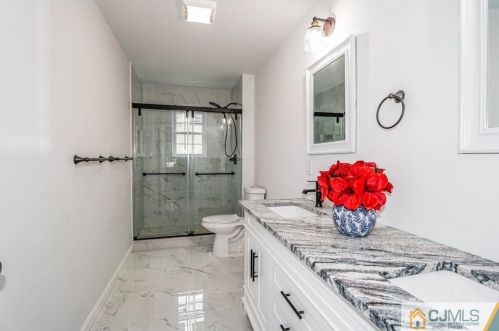 6 Dayton Rd, Edison NJ  08817-4007 exterior