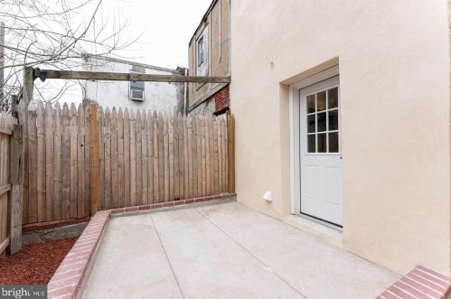 1906 Lawrence St, Philadelphia PA 19140-2406 exterior