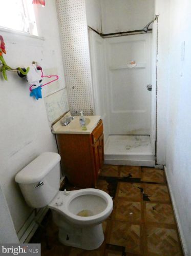 6801 Ditman St, Philadelphia PA 19135-2229 exterior