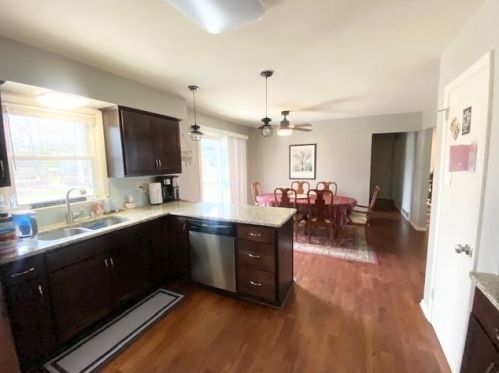 4042 93, Milwaukee WI 53222-1505 exterior