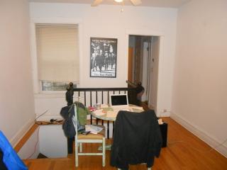 1406 Grace St, Chicago IL  60613-2802 exterior