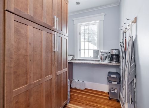 80 Roseland Ter, Springfield MA  01106-1128 exterior