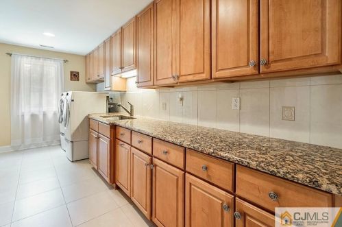 21 Southfield Rd, Edison NJ 08820-3141 exterior