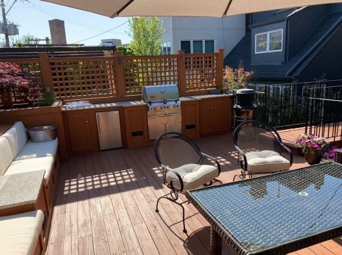 619 Belden Ave, Chicago IL 60614-3305 exterior