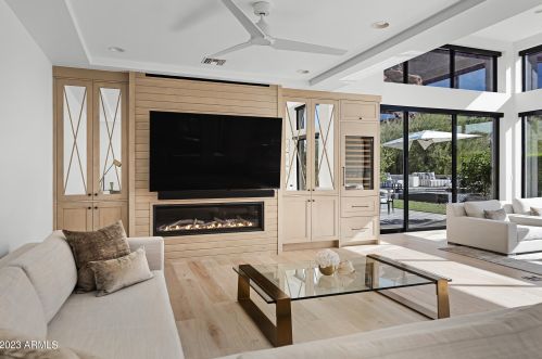 5841 Echo Canyon Cir, Phoenix AZ 85018-1243 exterior