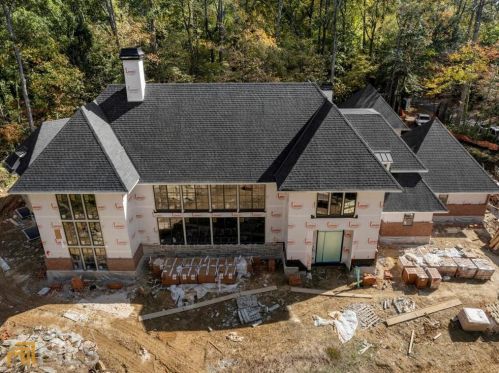 1057 Davis Dr, Atlanta, GA 30327-4535