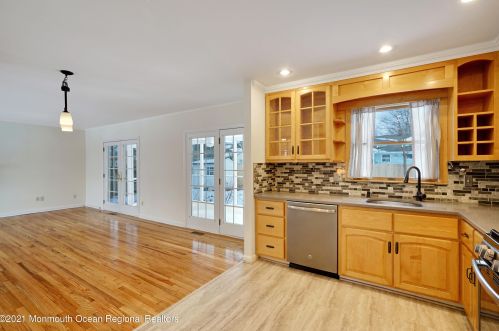 15 Glenwood Dr, Berkeley Township NJ 08721-1021 exterior