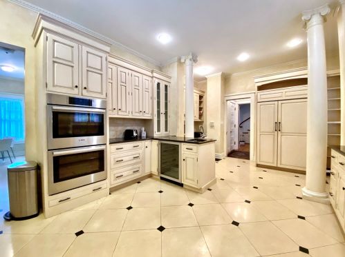 1000 48th St, Chicago IL 60615-1802 exterior