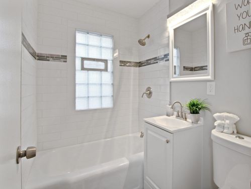 3628 61, Milwaukee WI 53216-2704 exterior