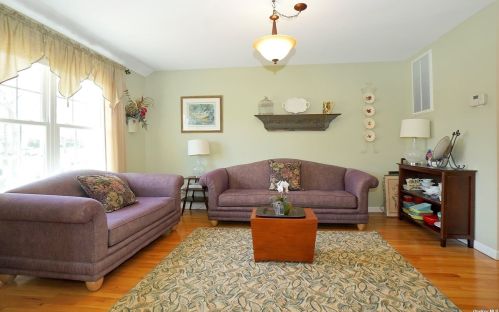 54 Long House Way, Commack NY 11725-1362 exterior