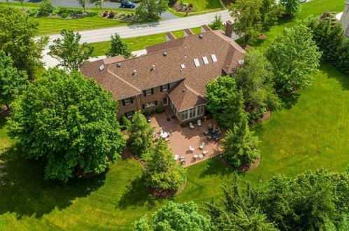 1391 Hollow Tree Dr, Pittsburgh, PA 15241-2949