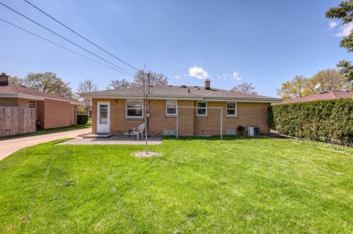 3766 88th St, Milwaukee WI  53222-2705 exterior