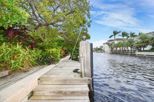 784 Dover St, Boca Raton, FL 33487-3111