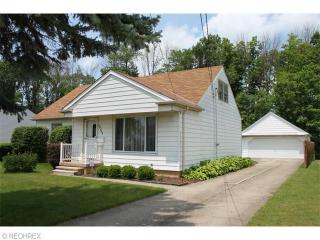 11080 Fairlawn Dr, Cleveland OH  44130-1216 exterior