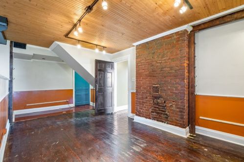 85 Wyoming St, Pittsburgh PA 15211-1700 exterior