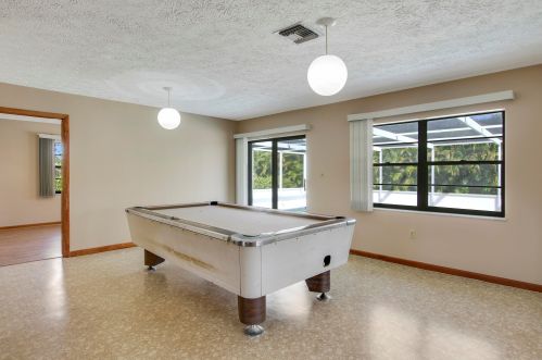 2599 Westmoreland Blvd, Fort Pierce FL  34952-5382 exterior