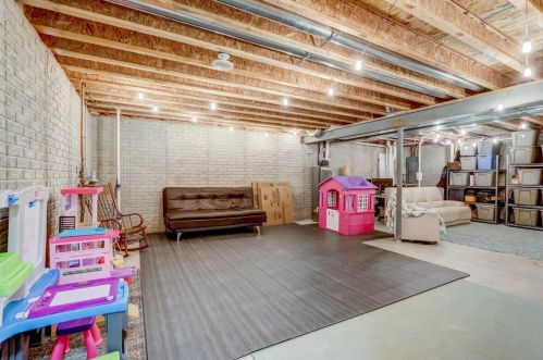 2953 95th St, Milwaukee WI  53227-3613 exterior