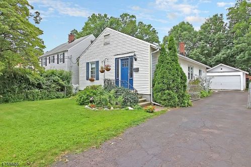 36 Clinton Ave, Springfield, NJ 07081-1816