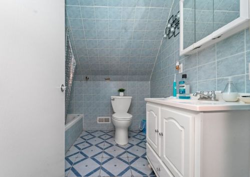 2720 Karlov Ave, Chicago IL 60652-3121 exterior