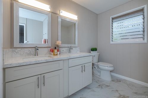 3481 Ala Akulikuli St, Honolulu HI 96818-2220 exterior