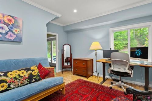 1 Elizabeth Pl, Armonk NY 10504-1428 exterior