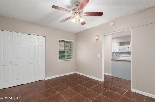 4975 Bellevue St, Tucson AZ 85712-4913 exterior