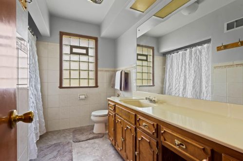 3160 70, Milwaukee WI 53219-4010 exterior